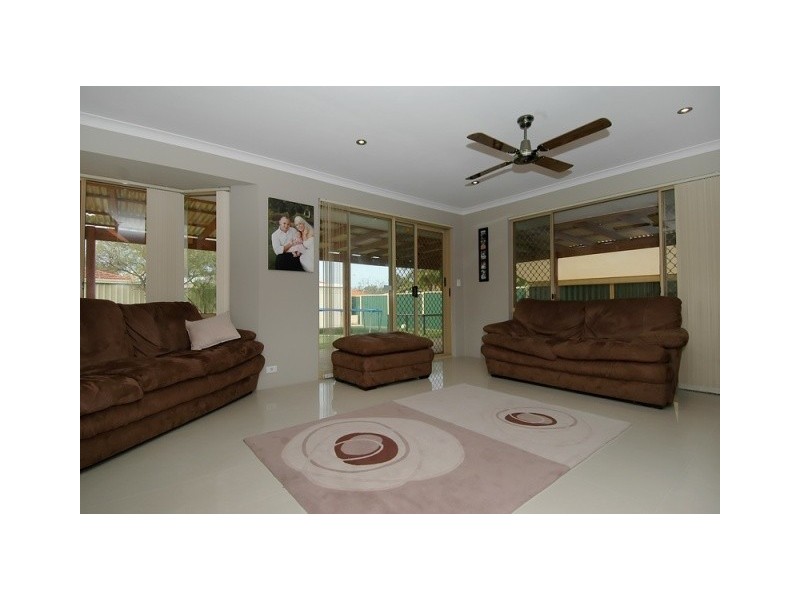 4B Cradle Close, Alexander Heights WA 6064