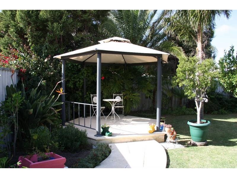 72 WOODWARD CIRCLE, Marangaroo WA 6064