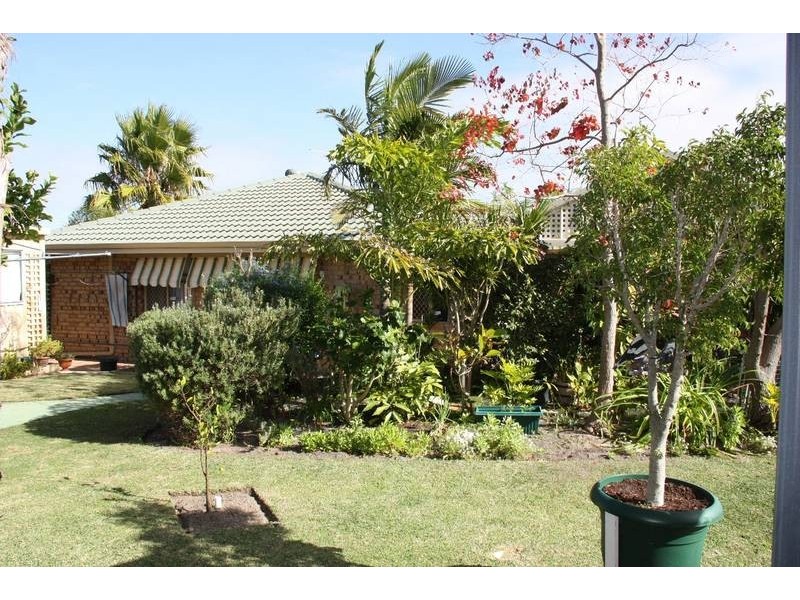 72 WOODWARD CIRCLE, Marangaroo WA 6064