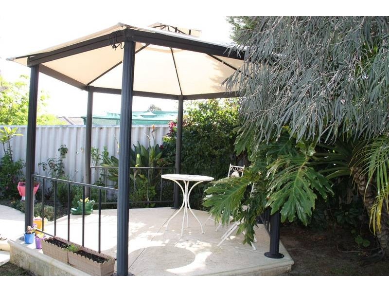 72 WOODWARD CIRCLE, Marangaroo WA 6064