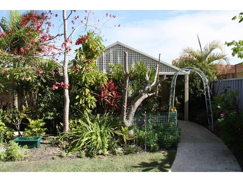 72 WOODWARD CIRCLE, Marangaroo WA 6064