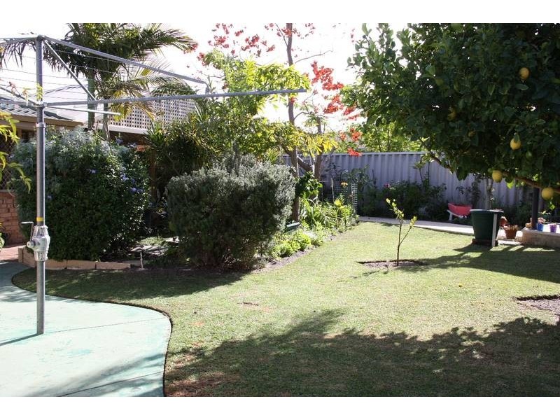 72 WOODWARD CIRCLE, Marangaroo WA 6064