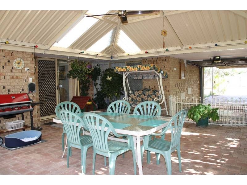 72 WOODWARD CIRCLE, Marangaroo WA 6064