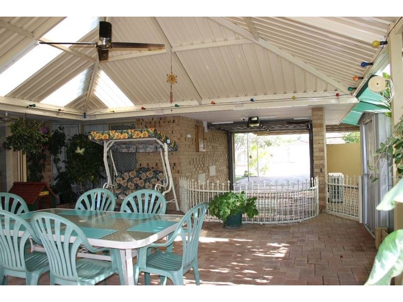 72 WOODWARD CIRCLE, Marangaroo WA 6064