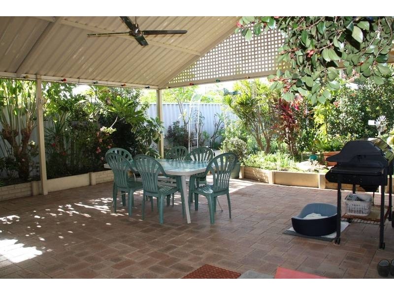 72 WOODWARD CIRCLE, Marangaroo WA 6064