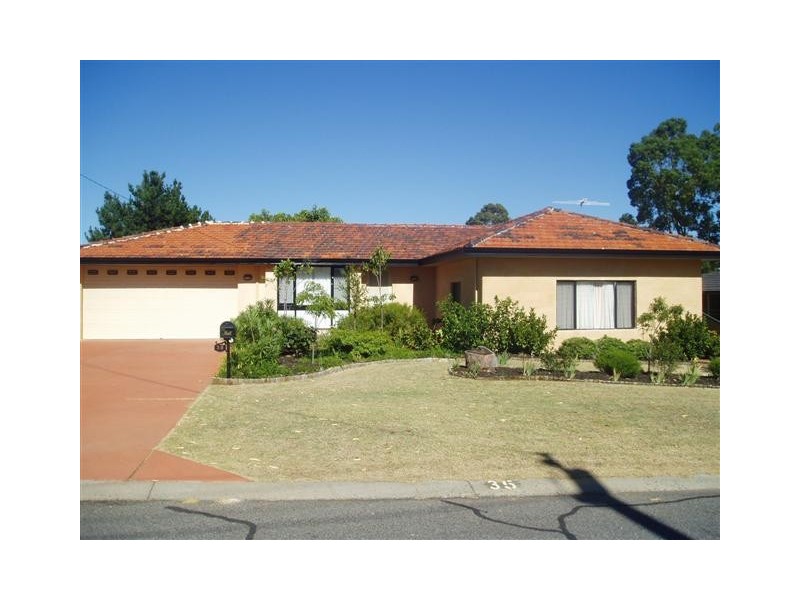 35 Morgan Way, Girrawheen WA 6064
