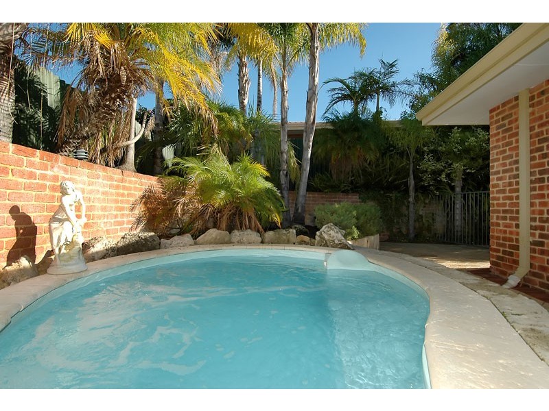23 Glenbrook Drive, Ballajura WA 6066