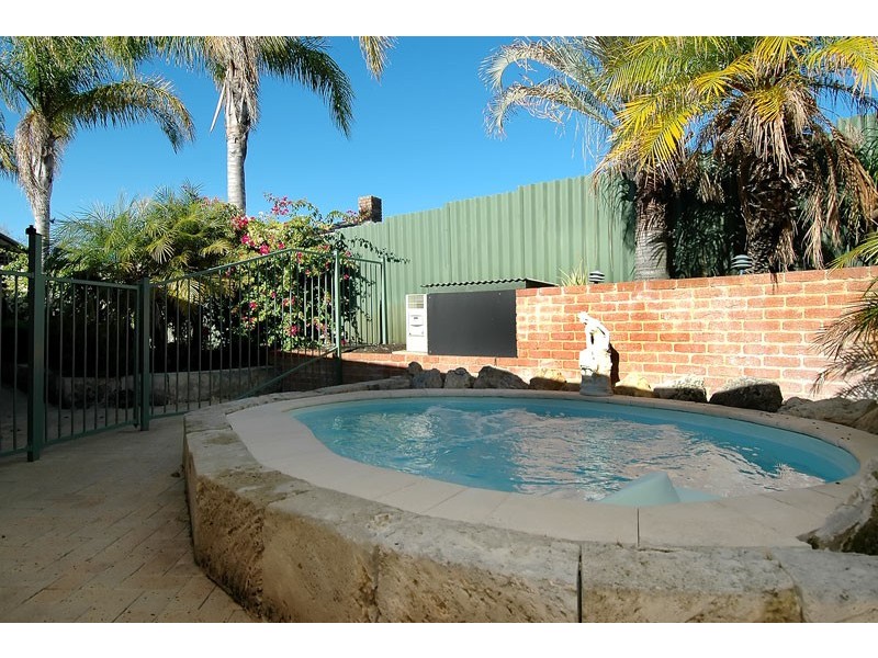 23 Glenbrook Drive, Ballajura WA 6066