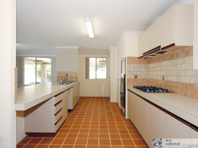21 Desault Cove, Ballajura WA 6066