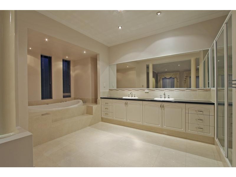 25 Whitehart Ent, Aveley WA 6069