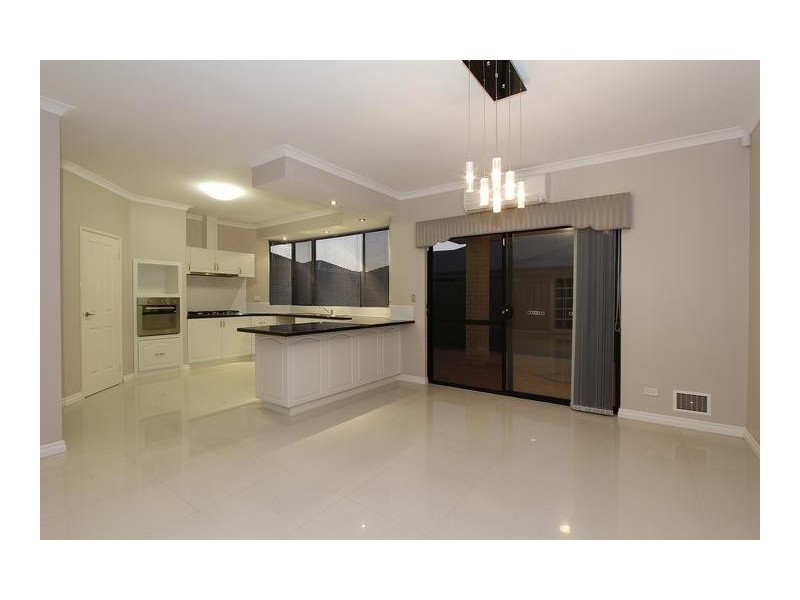 25 Whitehart Ent, Aveley WA 6069