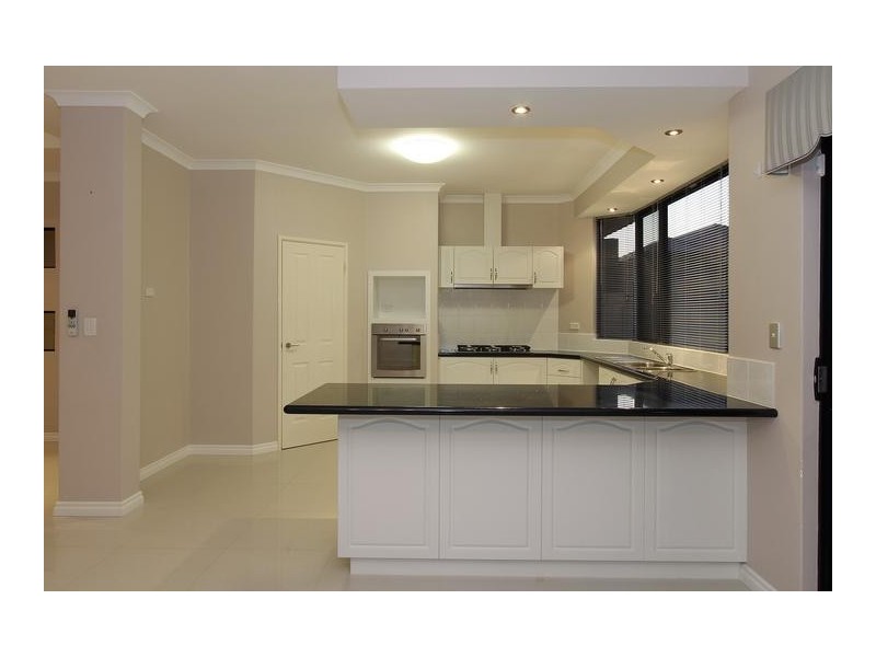 25 Whitehart Ent, Aveley WA 6069