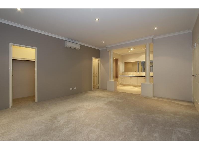 25 Whitehart Ent, Aveley WA 6069