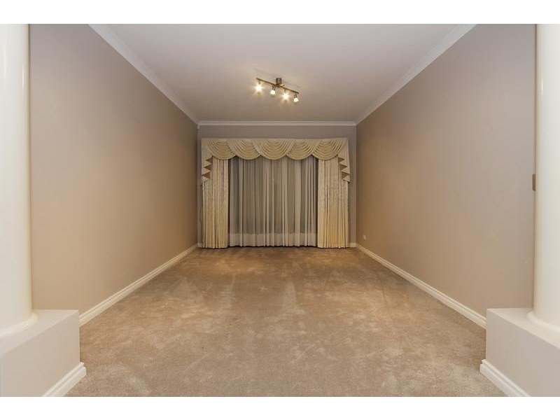 25 Whitehart Ent, Aveley WA 6069