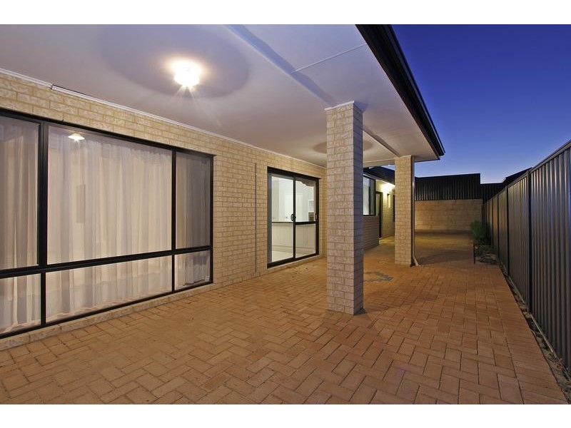 25 Whitehart Ent, Aveley WA 6069