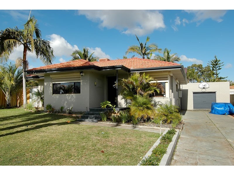 37 Pointer Way, Girrawheen WA 6064