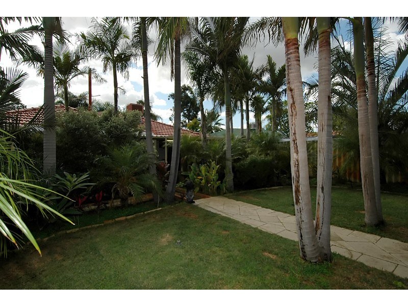 37 Pointer Way, Girrawheen WA 6064