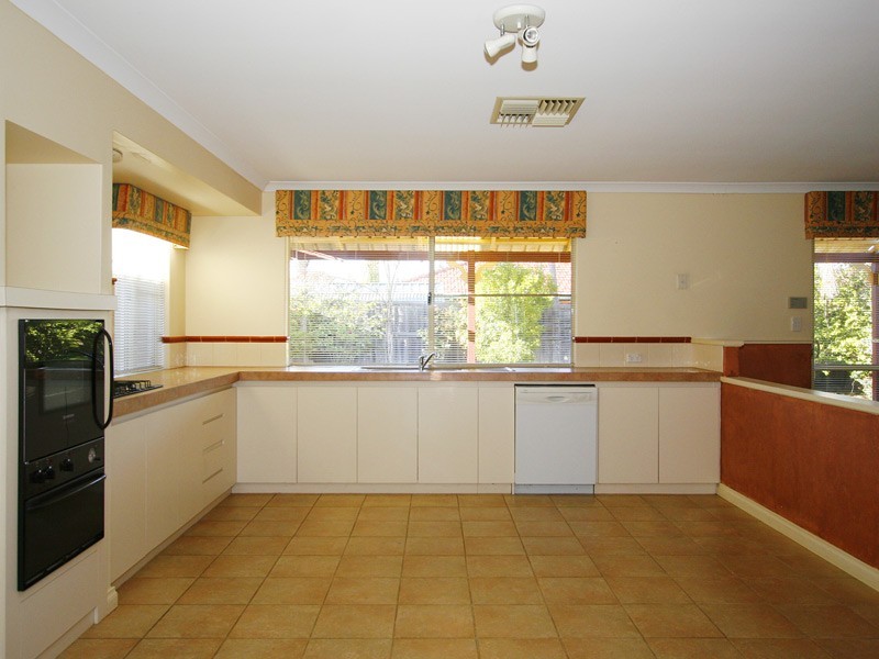 15 Millstream Grove, Ellenbrook WA 6069