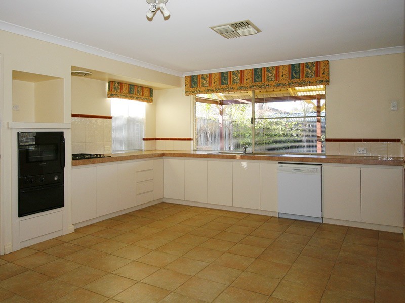 15 Millstream Grove, Ellenbrook WA 6069