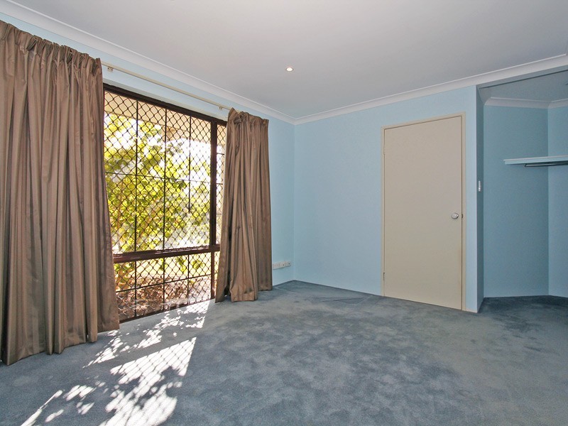 19 Bradbury Place, Alexander Heights WA 6064