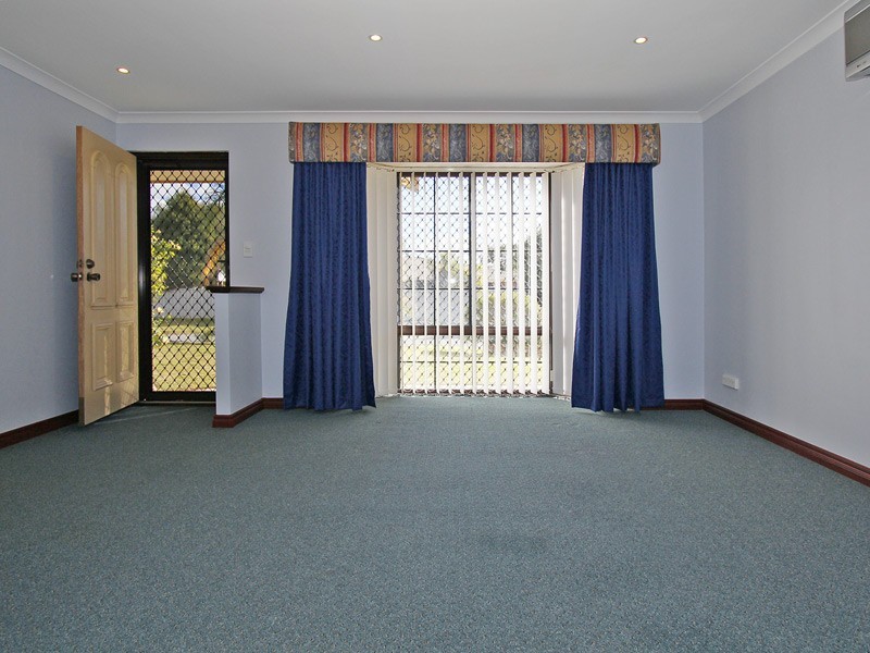 19 Bradbury Place, Alexander Heights WA 6064