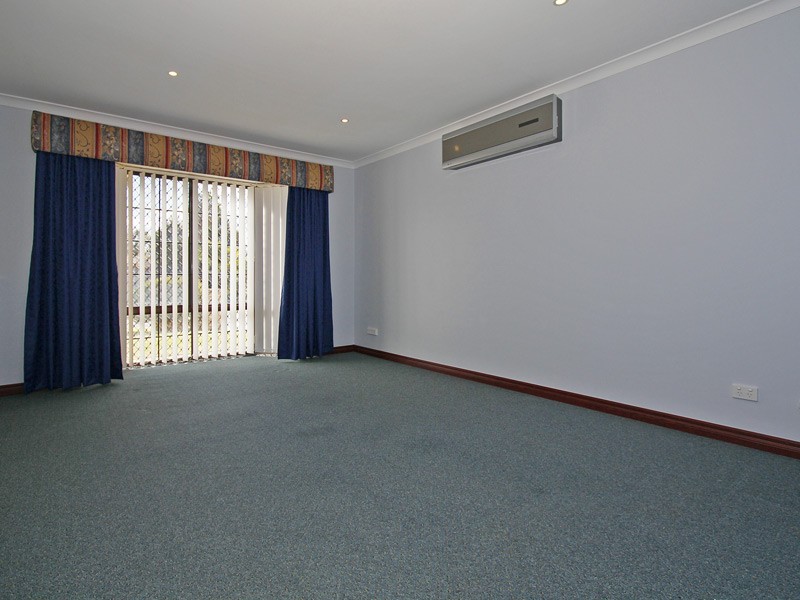 19 Bradbury Place, Alexander Heights WA 6064