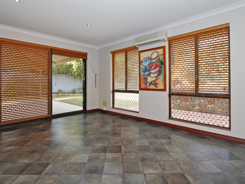 19 Bradbury Place, Alexander Heights WA 6064