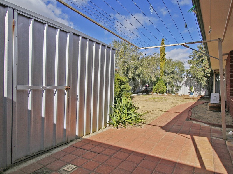 24 Tabubil Gardens, Ballajura WA 6066