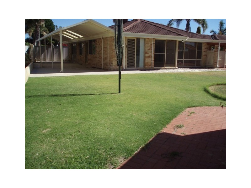 8 Stella Place, Alexander Heights WA 6064