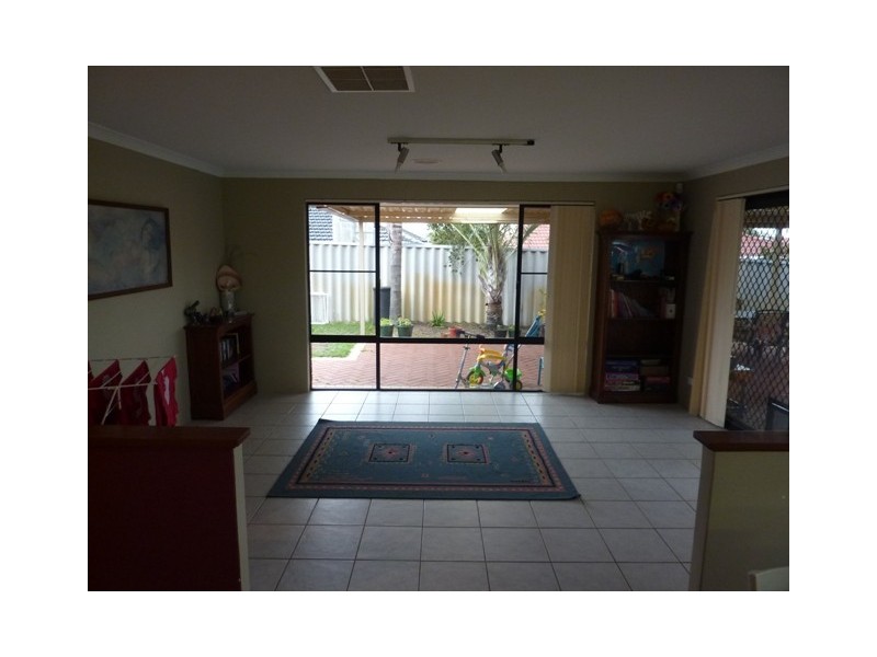 8 Blue Grove, Alexander Heights WA 6064