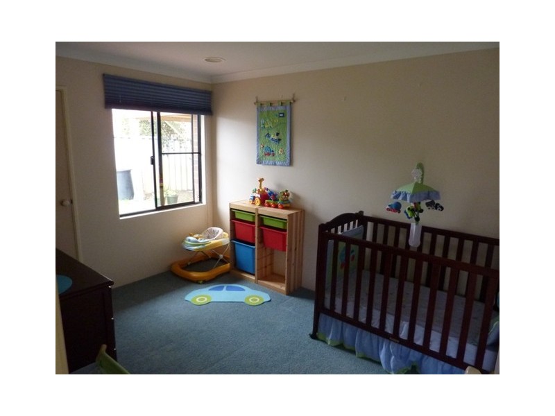 8 Blue Grove, Alexander Heights WA 6064