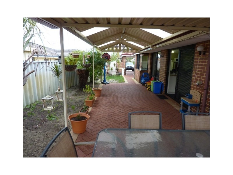 8 Blue Grove, Alexander Heights WA 6064