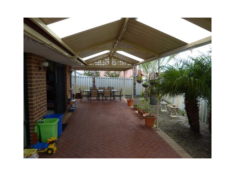 8 Blue Grove, Alexander Heights WA 6064