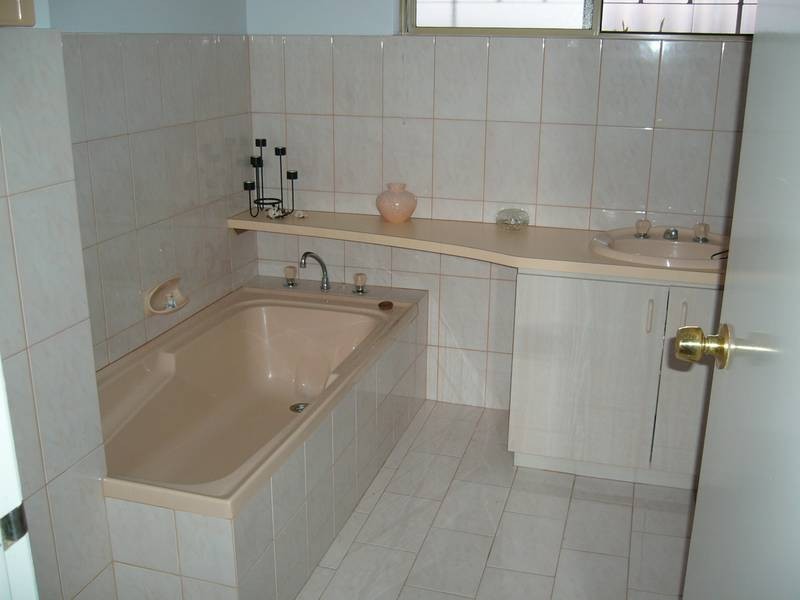 415 Summerlakes Parade, Ballajura WA 6066