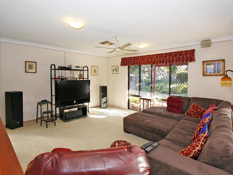 5 Carnaby Place, Alexander Heights WA 6064