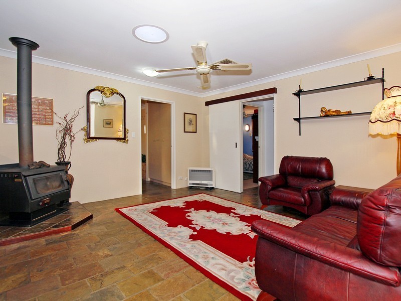 5 Carnaby Place, Alexander Heights WA 6064