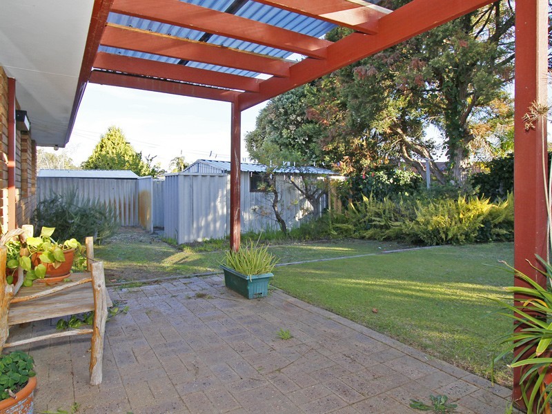 5 Carnaby Place, Alexander Heights WA 6064