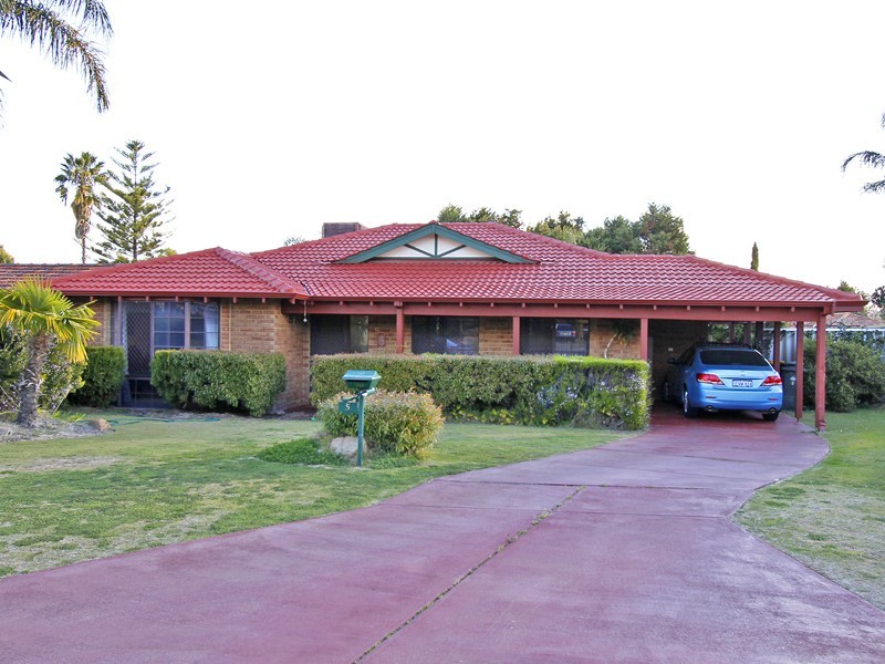 5 Carnaby Place, Alexander Heights WA 6064