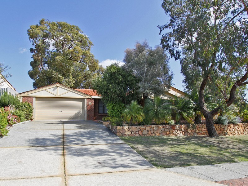 12 Rosebury Avenue, Alexander Heights WA 6064