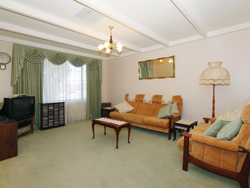 12 Rosebury Avenue, Alexander Heights WA 6064