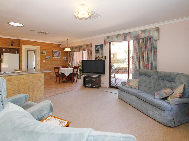 12 Rosebury Avenue, Alexander Heights WA 6064