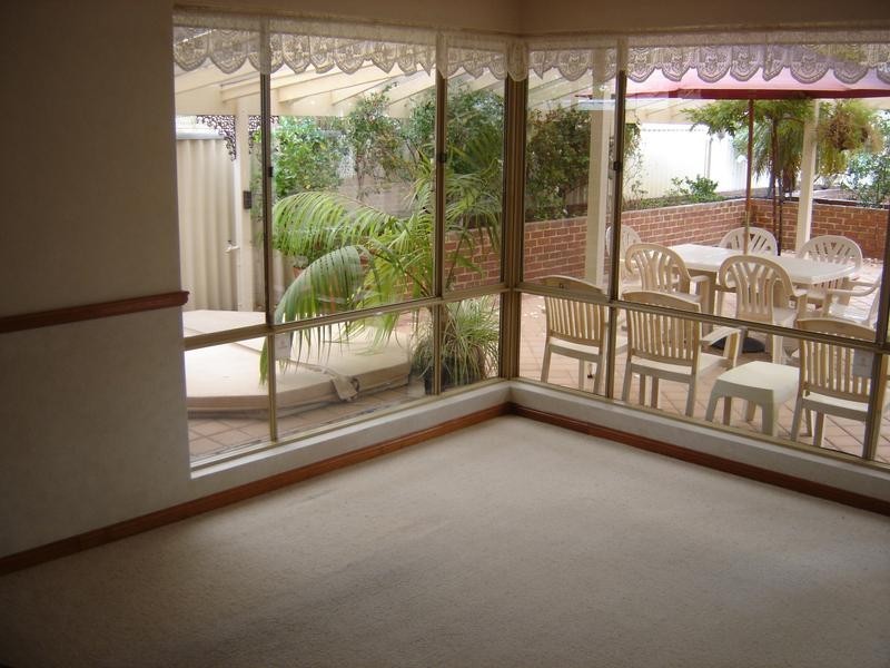 17 Rosebank Gardens, Alexander Heights WA 6064