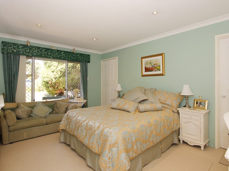 9 Drevon Place, Marangaroo WA 6064