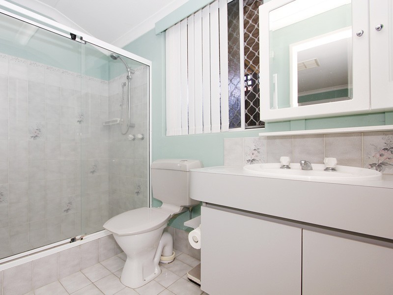 9 Drevon Place, Marangaroo WA 6064