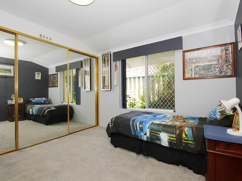 9 Drevon Place, Marangaroo WA 6064