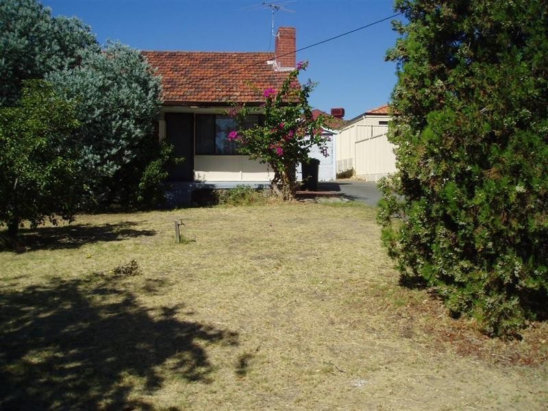 14 Poynings Street, Westminster WA 6061