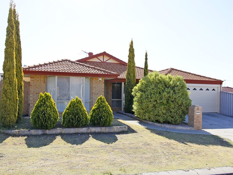 4 Clisby Brace, Alexander Heights WA 6064