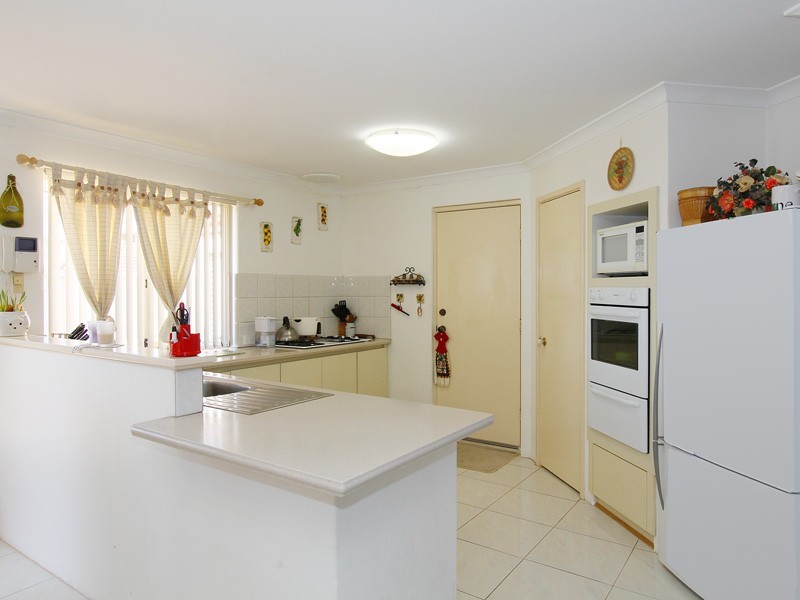 4 Clisby Brace, Alexander Heights WA 6064