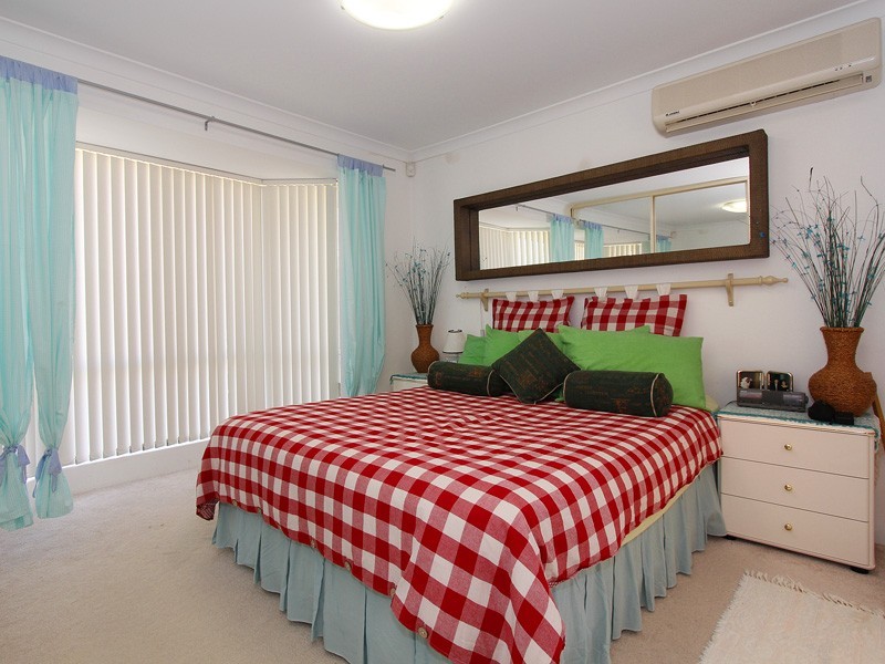 4 Clisby Brace, Alexander Heights WA 6064