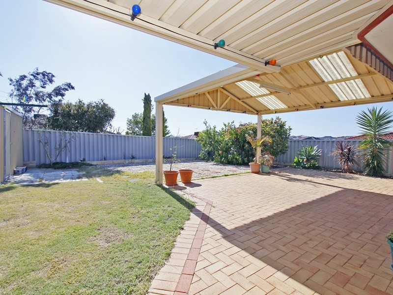 4 Clisby Brace, Alexander Heights WA 6064